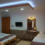 Chloe Apartman *